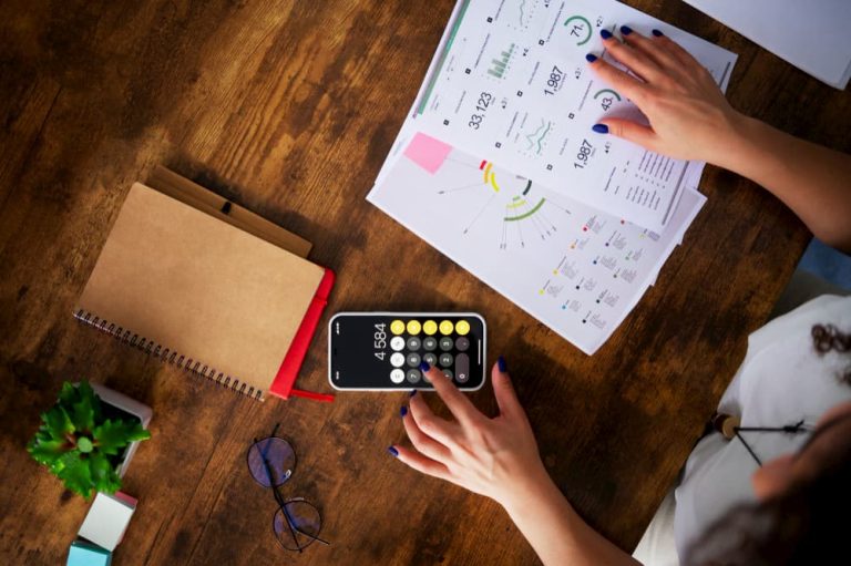 Analyzing Financial Reports with Mobile Calculator